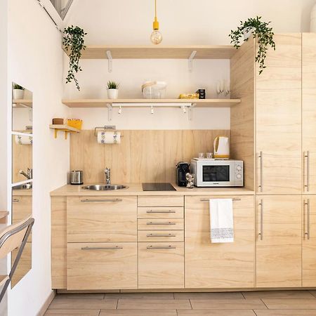 A Yellow Touch - Modern Studio In Isola Milano Milão Exterior foto