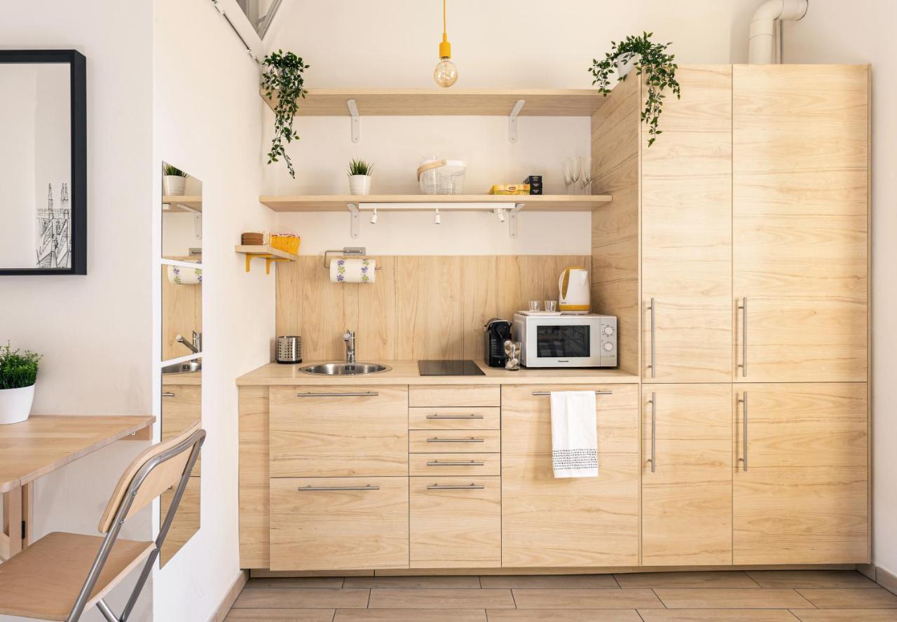 A Yellow Touch - Modern Studio In Isola Milano Milão Exterior foto