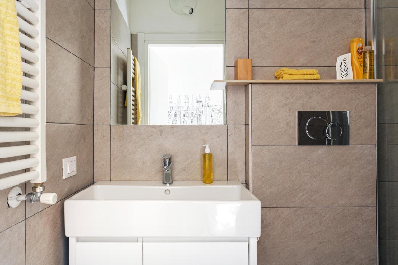 A Yellow Touch - Modern Studio In Isola Milano Milão Exterior foto