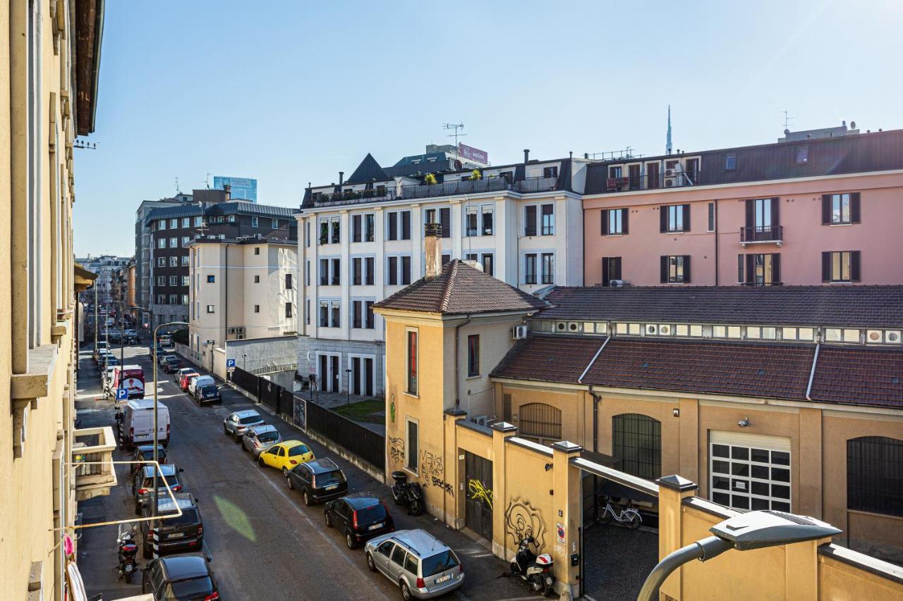 A Yellow Touch - Modern Studio In Isola Milano Milão Exterior foto